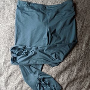 JoyLab Capri leggings size Large